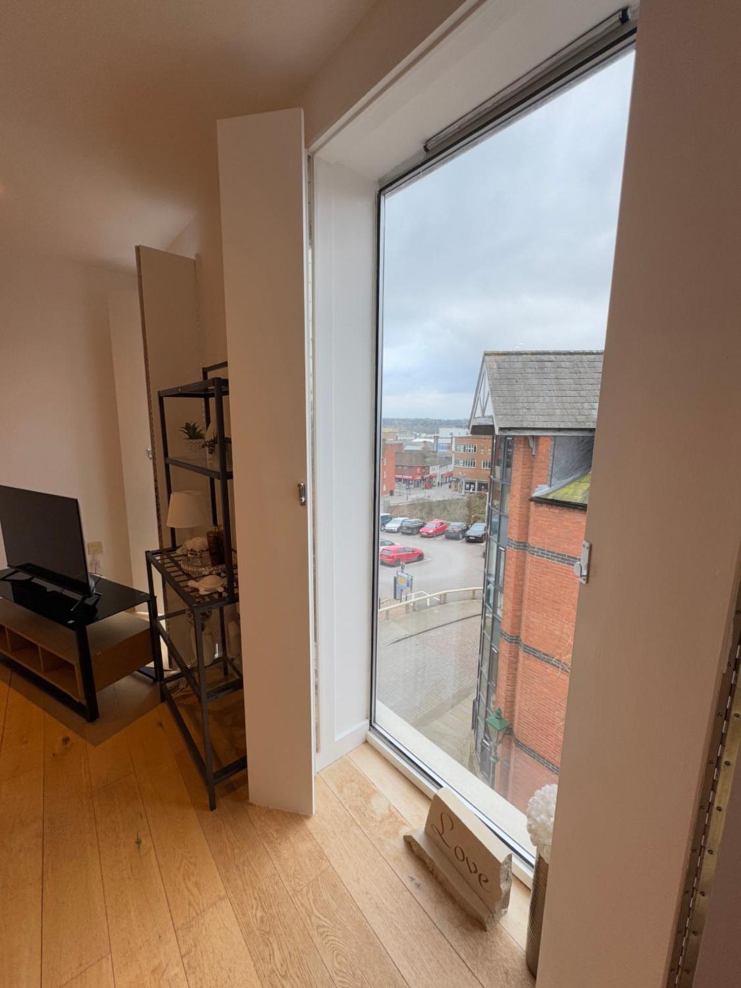 Central, Modern And Peaceful, Lovely Cathedral Views, Two-Bed Apartment With 40" Smart Tv & Free Onsite Parking Λίνκολν Εξωτερικό φωτογραφία